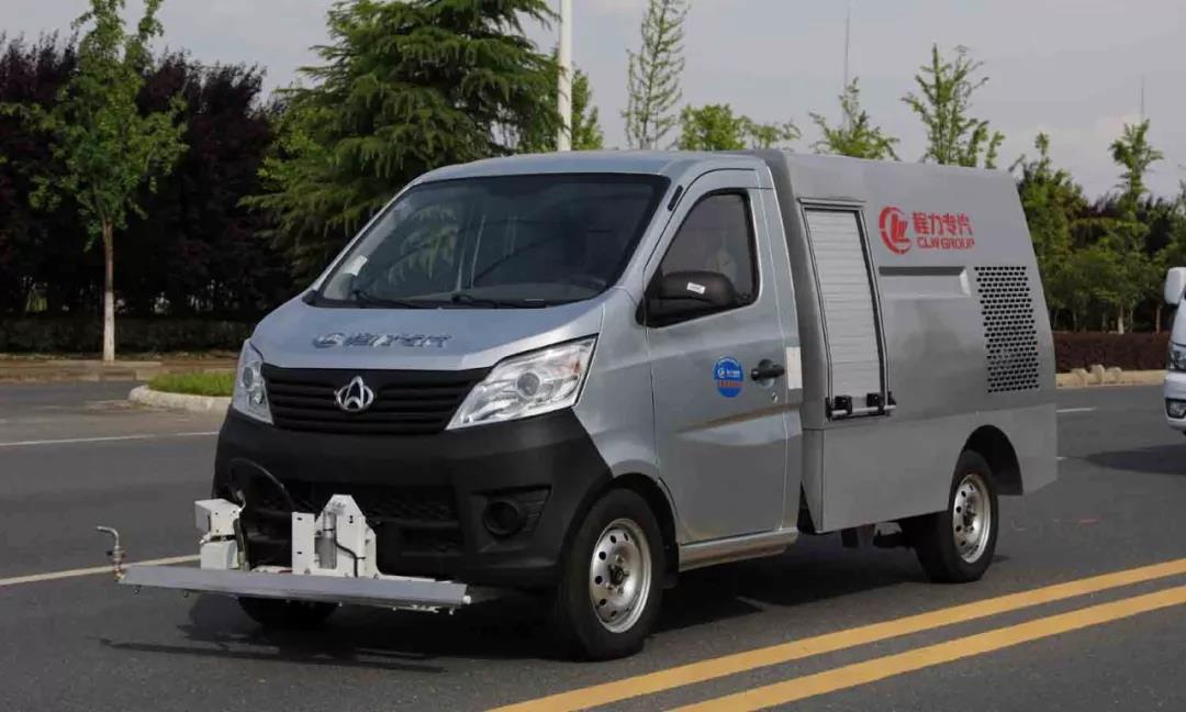 程力批量環(huán)衛(wèi)車助力“2018世界華人尋根節(jié)“環(huán)衛(wèi)清潔，為中國專汽之都增添榮耀受到社會各界廣泛贊譽